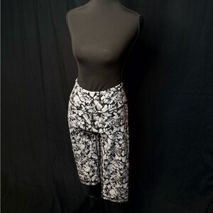 Victoria's Secret Knockout Crop Legging